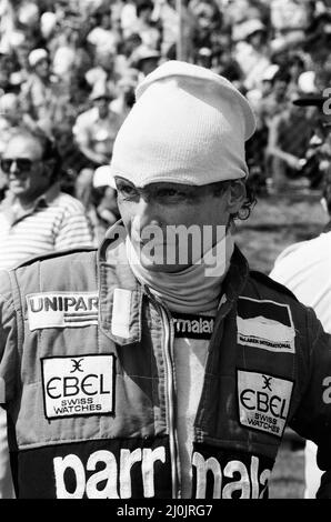 Niki Lauda, à la tête d'une Marlboro-McLaren, remporte le Grand Prix britannique à Brands Hatch. Lauda, championne du monde en 1975 et 1977, se place en troisième place dans le championnat des pilotes, derrière Pironi et Watson. Didier Pironi est arrivé deuxième chez Brands et Patrick Tambay troisième. Photo : Niki Lauda. 18th juillet 1982. Banque D'Images