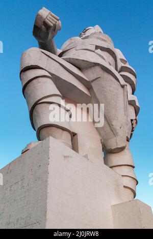 SVYATOGORSK, UKRAINE - 30 OCTOBRE 2021 : c'est un monument géant à l'Artem révolutionnaire. Banque D'Images