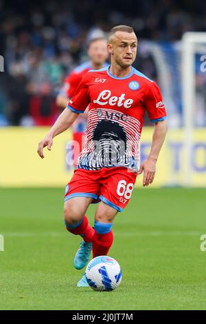 Stanislav Lobotka, milieu de terrain slovaque de SSC Napoli, contrôle le ballon pendant le match de football de Serie A entre SSC Napoli et Udinese. Naples a gagné 2-1 Banque D'Images