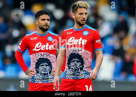 L'attaquant belge de SSC Napoli sèche Mertens looks pendant le match de football série A entre SSC Napoli et Udinese. Naples a gagné 2-1 Banque D'Images