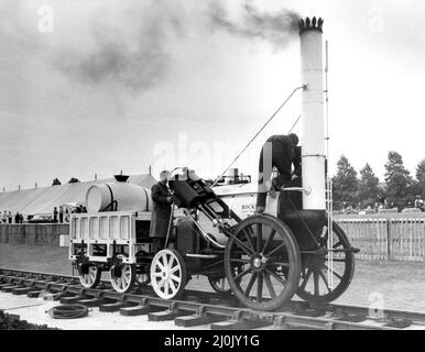 Une réplique du Rocket de George Stephenson retourne au Nord-est pour le rassemblement à vapeur de Whitley Bay aux terrains de jeu de Churchill le 8th septembre 1981 Banque D'Images