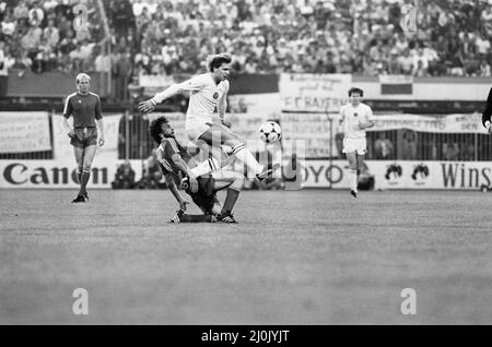 La finale de la coupe d'Europe 1982 a été jouée le 26 mai 1982. Aston Villa, championne d'anglais, a battu les vainqueurs de la ligue ouest-allemande Bayern Munich 1-0 à de Kuip à Rotterdam, pays-Bas pour gagner la coupe d'Europe pour la première, et jusqu'à présent, seulement le temps.26th mai 1982 (photo) match action. Banque D'Images