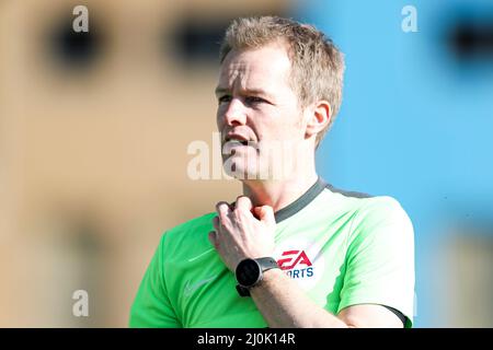 GILLINGHAM, ROYAUME-UNI. MAR 19th Referee Gavin Ward lors du match Sky Bet League 1 entre Gillingham et Sheffield mercredi au MEMS Priestfield Stadium, Gillingham, le samedi 19th mars 2022. (Credit: Tom West | MI News) Credit: MI News & Sport /Alay Live News Banque D'Images