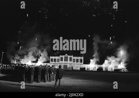 Le feu d'artifice a été observé par un demi-million de personnes à Hyde Park à Londres, devant le mariage royal. 28th juillet 1981. Banque D'Images