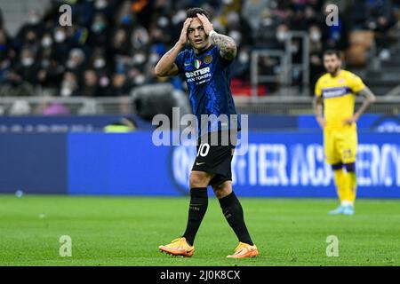 Milan, Italie - 19 mars 2022: Lautaro Martinez du FC Internazionale gestes dans le dejection pendant la Serie italienne Un match de championnat de football FC Internazionale vs ACF Fiorentina au stade San Siro Banque D'Images