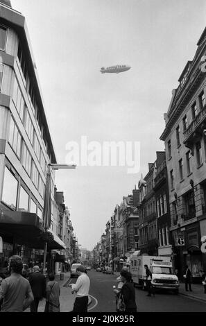 L'Oxford Street Association a organisé une fête pour plus de 5000 enfants avant le mariage royal. La fête s'étendait de Tottenham court Road à Marble Arch. 26th juillet 1981. Banque D'Images