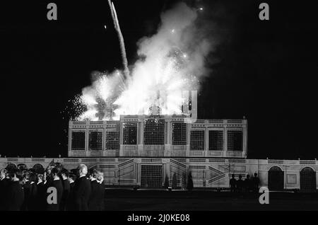 Le feu d'artifice a été observé par un demi-million de personnes à Hyde Park à Londres, devant le mariage royal. 28th juillet 1981. Banque D'Images