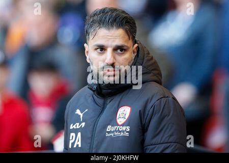 Sheffield, Royaume-Uni. 19th mars 2022. Poya Asbaghi responsable de Barnsley à Sheffield, Royaume-Uni, le 3/19/2022. (Photo par Ben Early/News Images/Sipa USA) crédit: SIPA USA/Alay Live News Banque D'Images