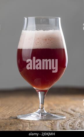 Belgian Kriek une bière avec des cerises Banque D'Images