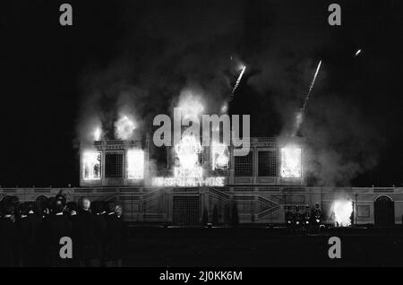 Le feu d'artifice a été observé par un demi-million de personnes à Hyde Park à Londres, devant le mariage royal. 28th juillet 1981. Banque D'Images