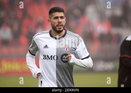 Toronto, Ontario, Canada. 19th mars 2022. Alejandro Pozuelo (10) en action pendant le jeu MLS entre le FC de Toronto et DC United. Le jeu a pris fin en 2-1 pour Toronto FC (image de crédit : © Angel Marchini/ZUMA Press Wire) Banque D'Images