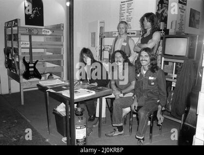 Le groupe de rock anglais Uriah Heep visite la British Music Fair à Londres, en Angleterre, en 1986. Banque D'Images