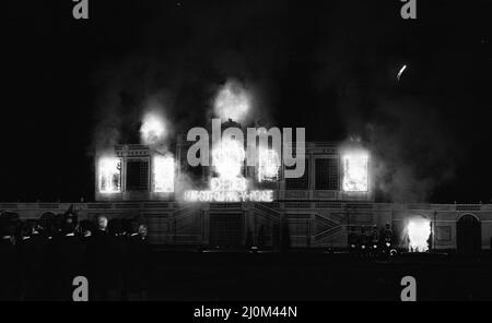 Le feu d'artifice a été observé par un demi-million de personnes à Hyde Park à Londres, devant le mariage royal. 28th juillet 1981. Banque D'Images