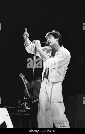 DURAN Duran, The Rio Tour.Picture) le chanteur Simon le bon interprète en direct sur scène. 4th décembre 1982. Banque D'Images