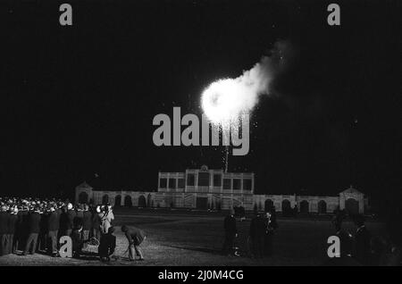 Le feu d'artifice a été observé par un demi-million de personnes à Hyde Park à Londres, devant le mariage royal. 28th juillet 1981. Banque D'Images