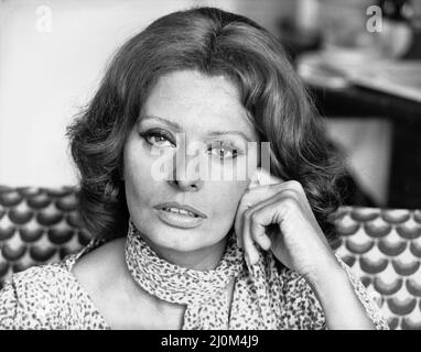 Sophia Loren - actrice et Filmstar photographiée dans un hôtel londonien. Photo de Doreen Spooner. Photo prise le 25th août 1980 Banque D'Images