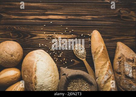 Assortiment de pains pains en bois Banque D'Images
