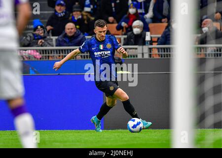 Milan, Italie. 19th mars 2022. Ivan Perisic (14) d'Inter vu dans la série Un match entre Inter et Fiorentina à Giuseppe Meazza à Milan. (Crédit photo : Gonzales photo/Alamy Live News Banque D'Images