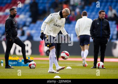 LONDRES, ROYAUME-UNI. 20th MARS Richarlison d'Everton se réchauffe lors du match de la FA Cup entre Crystal Palace et Everton FC à Selhurst Park, Londres, le dimanche 20th mars 2022. (Credit: Federico Maranesi | MI News) Credit: MI News & Sport /Alay Live News Banque D'Images