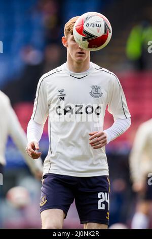 LONDRES, ROYAUME-UNI. 20th MARS Anthony Gordon d'Everton se réchauffe lors du match de la coupe FA entre Crystal Palace et le FC Everton à Selhurst Park, Londres, le dimanche 20th mars 2022. (Credit: Federico Maranesi | MI News) Credit: MI News & Sport /Alay Live News Banque D'Images