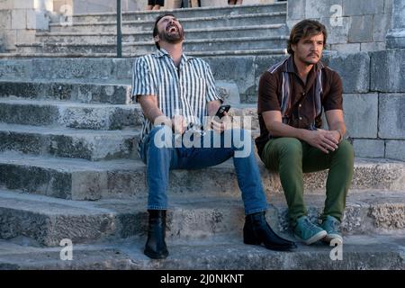 NICOLAS CAGE ET PEDRO PASCAL DANS LE POIDS INSUPPORTABLE DU TALENT MASSIF (2022), RÉALISÉ PAR TOM GORMICAN. Crédit : Lionsgate / Saturn films / Album Banque D'Images