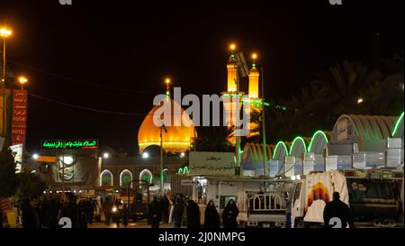 karbala, Irak - 23 février 2015 : photo d'imam husien shrinei dans la ville de karbala Banque D'Images