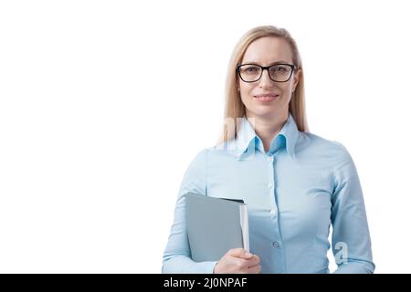 Femme d'affaires avec dossier en studio Banque D'Images