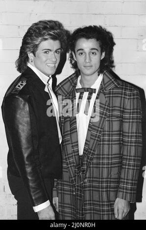 Groupe pop Wham! En concert à Whitley Bay. Décembre 1984. Groupe pop Wham! En concert à Whitley Bay Ice Rink. L'ouverture du Grand Tour. 4th décembre 1984. Banque D'Images