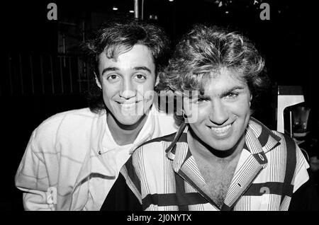 George Michael et Andrew Ridgeley du groupe pop Wham! 2nd novembre 1984. Banque D'Images