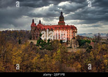 Vue panoramique sur le château de KsiaÅ1/4 Banque D'Images