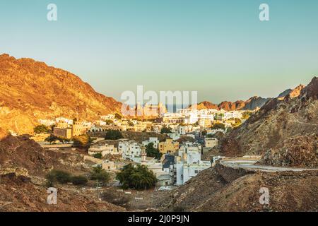 Vue panoramique sur le Vieux Muscat, la capitale de l'Oman. Banque D'Images