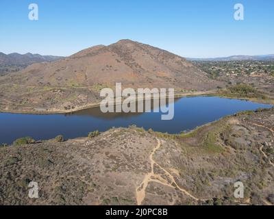 Vue aérienne du lac Hodges et de la montagne Bernardo, San Diego, États-Unis Banque D'Images