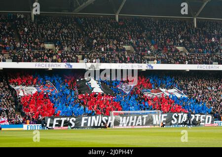 LONDRES, ROYAUME-UNI. 20th MARS les fans de Crystal Palace applaudient lors du match de la FA Cup entre Crystal Palace et Everton FC à Selhurst Park, Londres, le dimanche 20th mars 2022. (Credit: Federico Maranesi | MI News) Credit: MI News & Sport /Alay Live News Banque D'Images