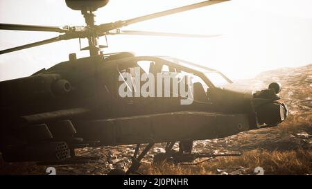 Hélicoptère militaire dans les montagnes en guerre Banque D'Images