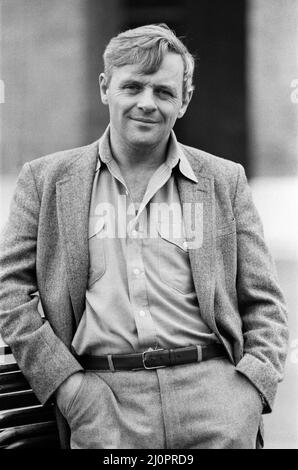 L'acteur Anthony Hopkins en photo à Londres. Il est dû à la star dans un film avec Lesley-Anne Down appelé 'Arche de Triomphe'. 15th mars 1984. Banque D'Images