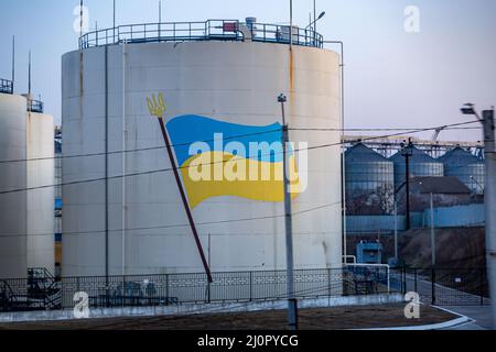 15 mars 2022: ODESA, UKRAINE - les préparatifs se poursuivent dans la ville portuaire d'Odesa, en Ukraine, tandis que les forces militaires russes se mobilisent dans la mer Noire et autour de la ville à l'intérieur de la frontière ukrainienne. Plus de trois millions de personnes ont fui l'Ukraine vers les pays voisins depuis que la Russie a lancé une invasion à grande échelle du pays le 24 février. (Photo de Michael Nigro/Sipa USA) Banque D'Images