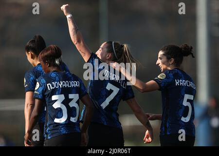 Gloria Marinelli (FC Internazionale) célèbre après avoir marquant le quatrième but du match de son côté lors de l'Inter - FC Internazionale vs UC Sampdoria, football italien Serie A Women Match à Milan, Italie, mars 20 2022 Banque D'Images