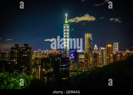 Vue nocturne de Taipei vue depuis le Xiangshan Taipei Banque D'Images