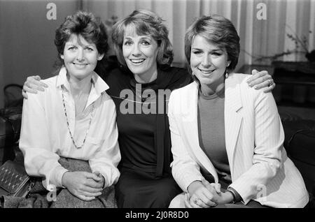 Trois nouveaux visages féminins rejoignent BBC télévisions « Breakfast Time ». Ils sont photographiés dans les studios Lime Grove. Sur la photo, Audrey Eyton, Esther Rantzen et Fern Britton. 22nd septembre 1983. Banque D'Images