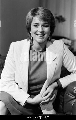 Trois nouveaux visages féminins rejoignent BBC télévisions « Breakfast Time ». Ils sont photographiés dans les studios Lime Grove. Sur la photo, Fern Britton. 22nd septembre 1983. Banque D'Images