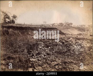 Bâtiment du 'Dock Sud' à Avellaneda, Buenos Aires, Argentine. Légende originale de la photo : mars 29th 1900 - vue montrant un glissement de boue sur le côté ouest (vers le nord en direction du mur de maçonnerie). Banque D'Images