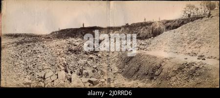 Bâtiment du 'Dock Sud' à Avellaneda, Buenos Aires, Argentine. Légende originale de la photo : vue montrant un glissement de boue sur le côté ouest. Mars 29th 1900 (vue vers le sud depuis l'en de mur de maçonnerie). Banque D'Images