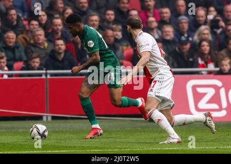 AMSTERDAM, PAYS-BAS - MARS 20: Reiss Nelson de Feyenoord Rotterdam, Daley Blind of Ajax pendant le match néerlandais Eredivisie entre AFC Ajax et Feyenoord à Johan Cruijff Arena le 20 mars 2022 à Amsterdam, pays-Bas (photo de Pieter van der Woude/Orange Pictures) Credit: Orange pics BV/Alay Live News Banque D'Images