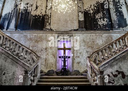 Saint-Pétersbourg, Russie - 23 mars 2021 : Église évangélique luthérienne, Sainte-Annenkirche, décoration intérieure de l'église. Main Banque D'Images