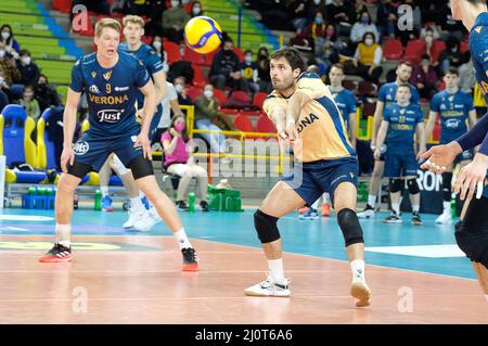 Vérone, Italie. 20th mars 2022. Bump of Federico Bonami - Verona Volley pendant Verona Volley vs Vero Volley Monza, Volleyball Italien Serie A Men SuperLeague Championship Championship à Verona, Italie, Mars 20 2022 crédit: Independent photo Agency/Alay Live News Banque D'Images