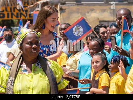 La duchesse de Cambridge assister au Festival de la culture de Garifuna à Hopkins, un petit village sur la côte qui est considéré comme le centre culturel de la communauté de Garifuna à Belize, lors de sa visite des Caraïbes au nom de la Reine pour marquer son Jubilé de platine. Date de la photo: Dimanche 20 mars 2022. Banque D'Images