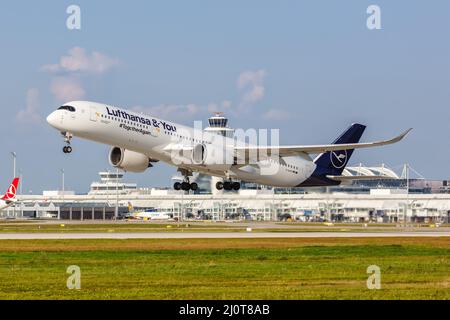 Lufthansa Airbus A350-900 Aircraft aéroport de Munich en Allemagne Banque D'Images