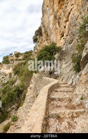 Escaliers à quelques pas du château Castell d'Alaro chemin marcher randonnée à Majorque vacances Voyage portrait en Espagne Banque D'Images