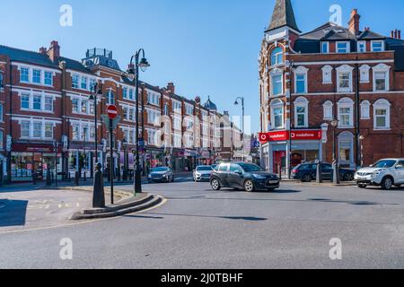 LONDRES, Royaume-Uni - 19 MARS 2022 : Muswell Hill est un quartier de banlieue de l'arrondissement de Londres de Haringey. Banque D'Images