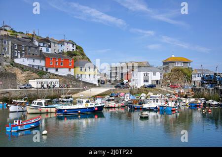 Vue sur le port, Mevagissey, Cornwall, Angleterre, Royaume-Uni Banque D'Images